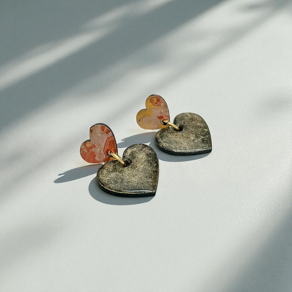 Aida · Handgeschilderde Hartjes Oorbellen · Metallic kleuren