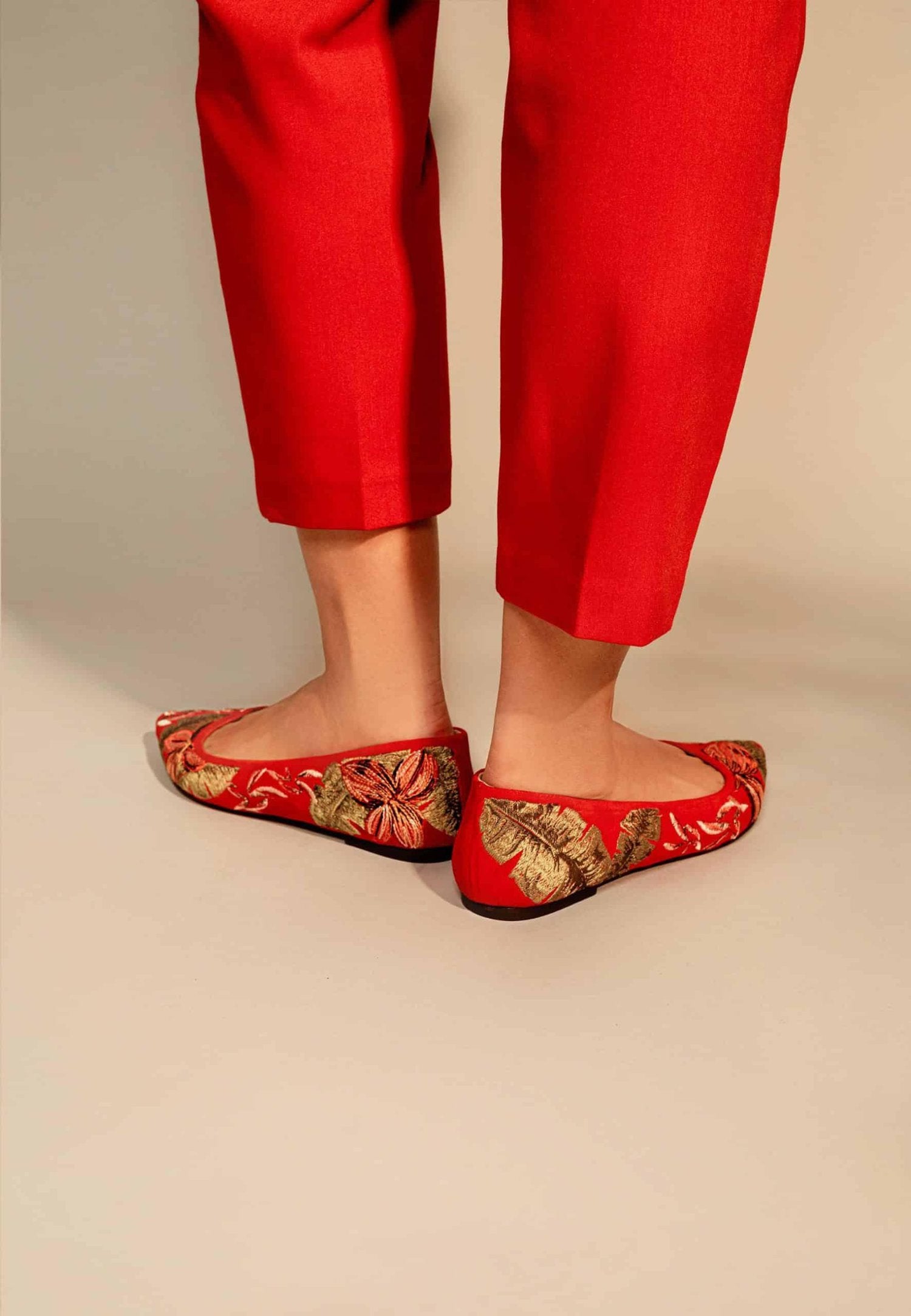 Red Suede Embroidered Ballerinas – Elegant Women’s Flat Shoes