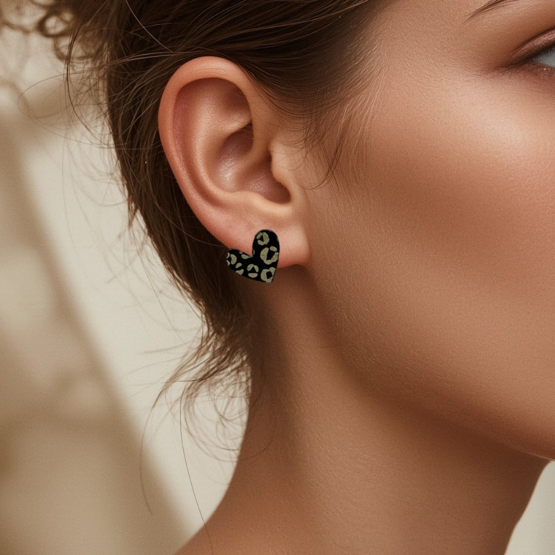 Mila · MINI Hartje Oorstekers · Luipaard Gravure